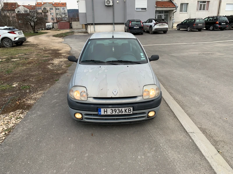 Renault Clio 1.4 16V, снимка 2 - Автомобили и джипове - 48744525