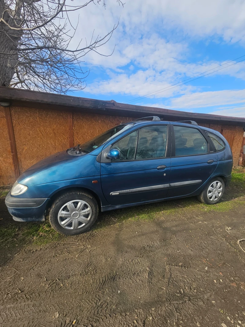 Renault Scenic 1.6, снимка 1 - Автомобили и джипове - 48917109