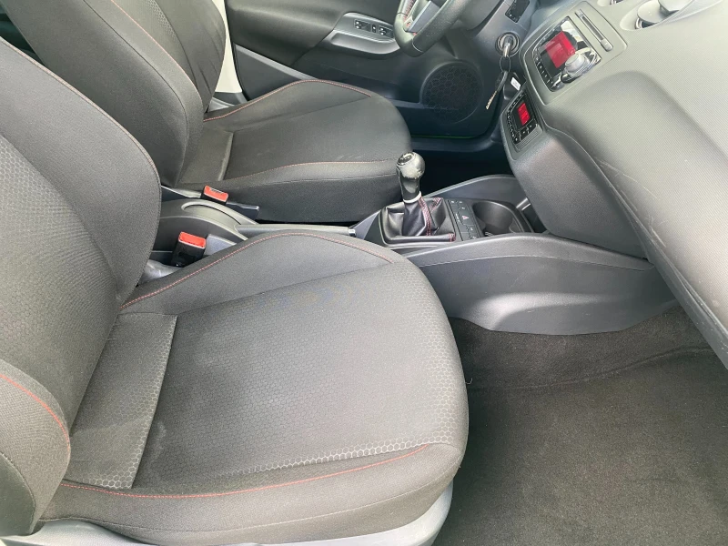 Seat Ibiza 1.2TSI SPORT Швейцария, снимка 12 - Автомобили и джипове - 52285648