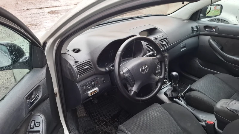Toyota Avensis, снимка 4 - Автомобили и джипове - 52583984