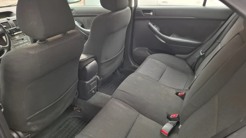 Toyota Avensis, снимка 5 - Автомобили и джипове - 52583984