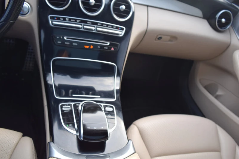 Mercedes-Benz C 300 4MATIC* АвтоКредит* (ЦЕНА ДО БГ), снимка 10 - Автомобили и джипове - 53206333