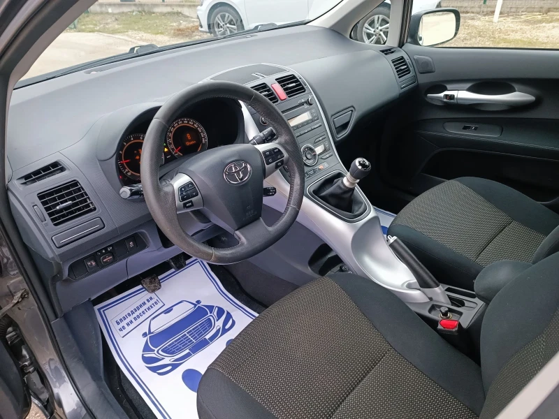 Toyota Auris 1.8i-147кс-ШВЕЙЦАРИЯ-РЪЧКА-6ск-FACELIFT-KEYLESS, снимка 9 - Автомобили и джипове - 53275683