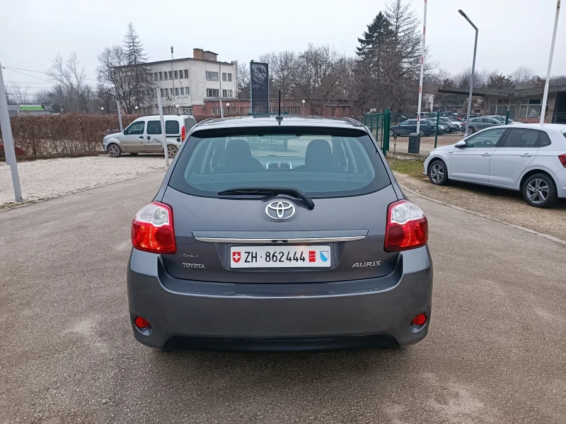 Toyota Auris 1.8i-147кс-ШВЕЙЦАРИЯ-РЪЧКА-6ск-FACELIFT-KEYLESS, снимка 4 - Автомобили и джипове - 53275683