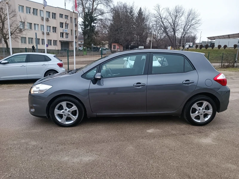 Toyota Auris 1.8i-147кс-ШВЕЙЦАРИЯ-РЪЧКА-6ск-FACELIFT-KEYLESS, снимка 7 - Автомобили и джипове - 53275683