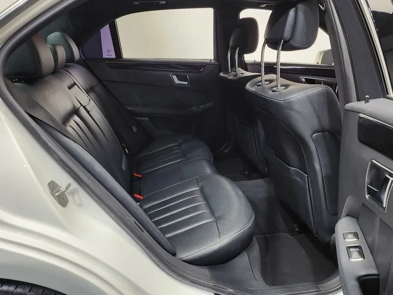 Mercedes-Benz E 300 Avantgarde - САМО 30% АВАНС, снимка 11 - Автомобили и джипове - 56002501