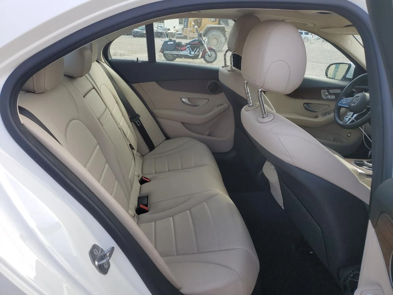 Mercedes-Benz C 300 4MATIC  - изображение 9