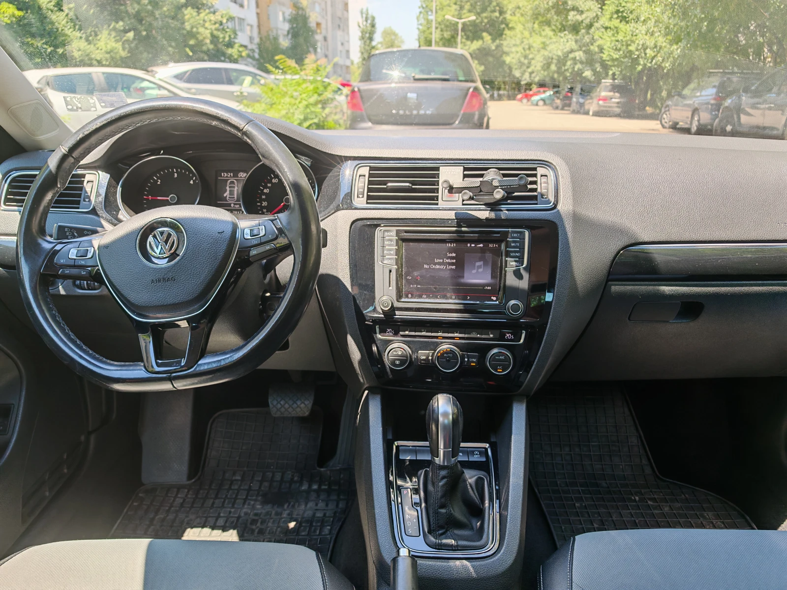 VW Jetta 2.0 TDI, Bluemotion - изображение 9