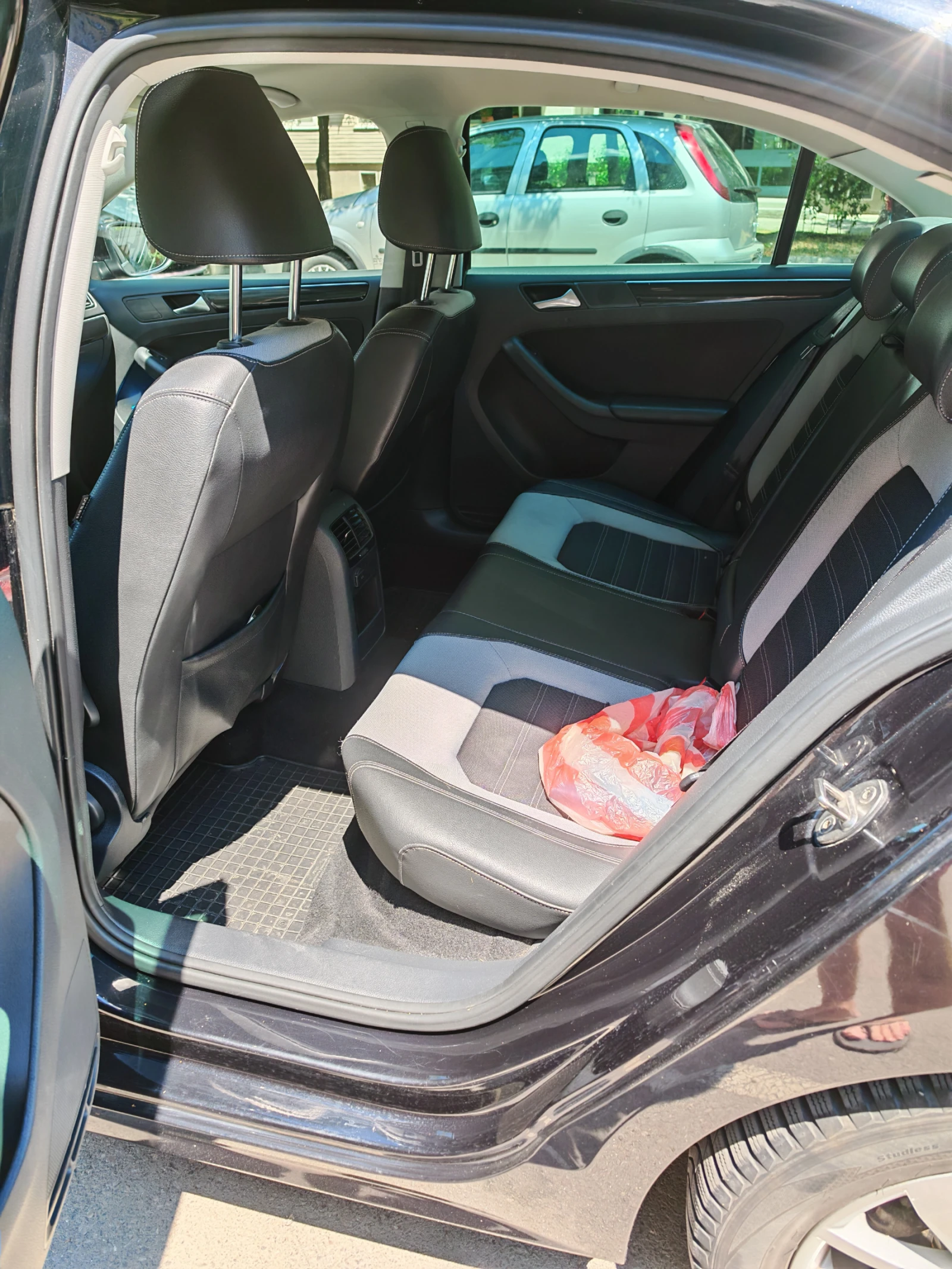 VW Jetta 2.0 TDI, Bluemotion - изображение 8