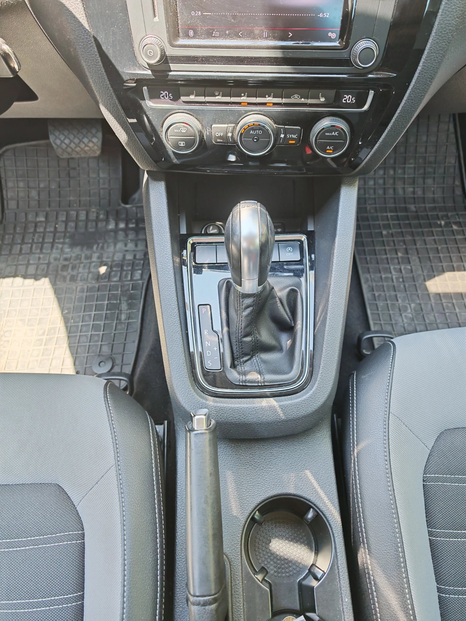 VW Jetta 2.0 TDI, Bluemotion - изображение 10