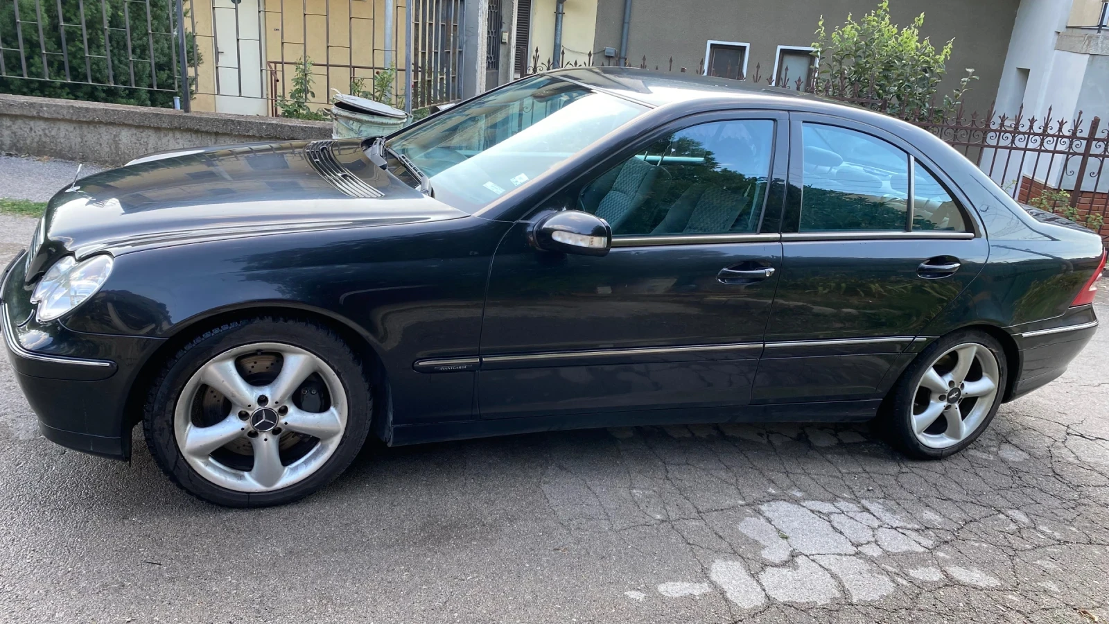Mercedes-Benz C 220  - изображение 4