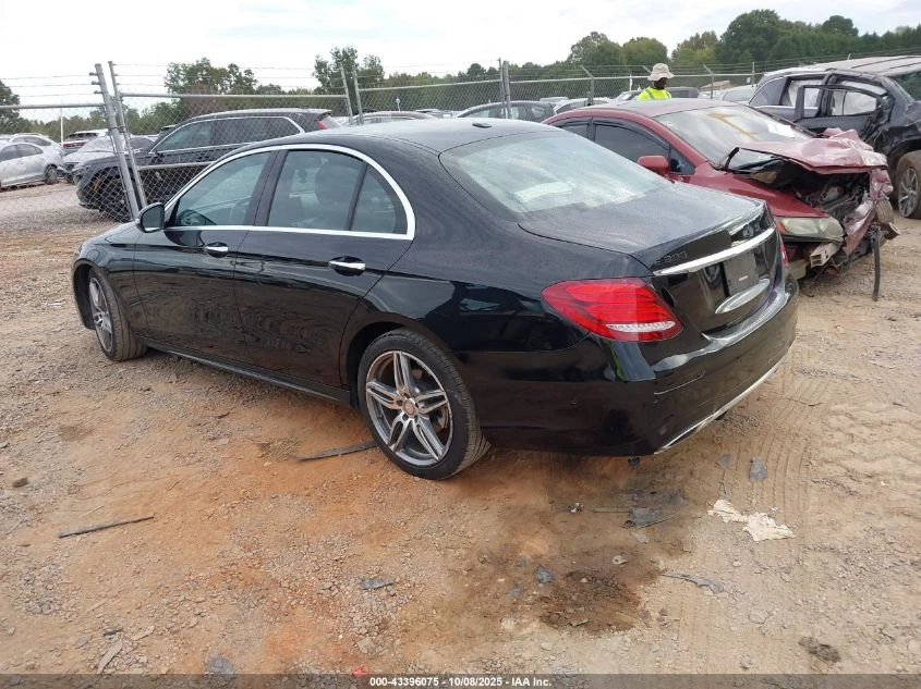 Mercedes-Benz E 300 BURMESTER/ПАНОРАМА/ПОДГРЕВИ/ПАМЕТ - изображение 4