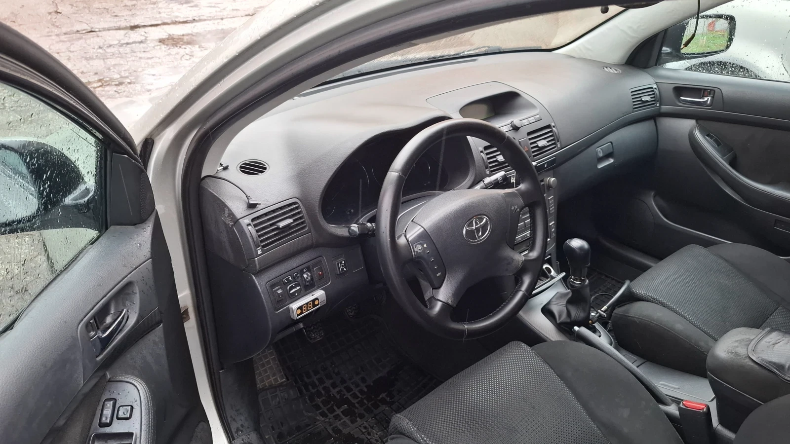 Toyota Avensis  - изображение 4