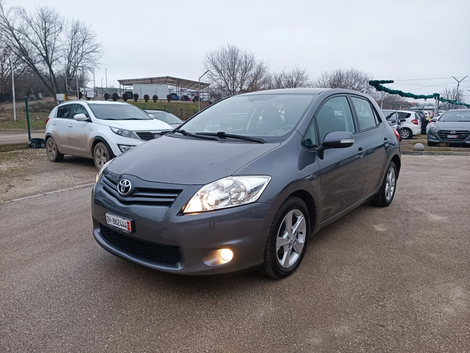 Toyota Auris 1.8i-147кс-ШВЕЙЦАРИЯ-РЪЧКА-6ск-FACELIFT-KEYLESS - изображение 8