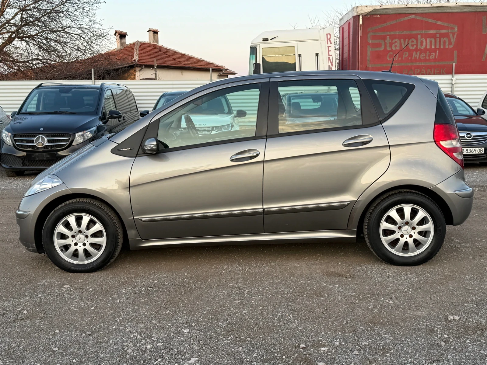 Mercedes-Benz A 180 Avtomat* Elegance, снимка 2 - Автомобили и джипове - 53761775