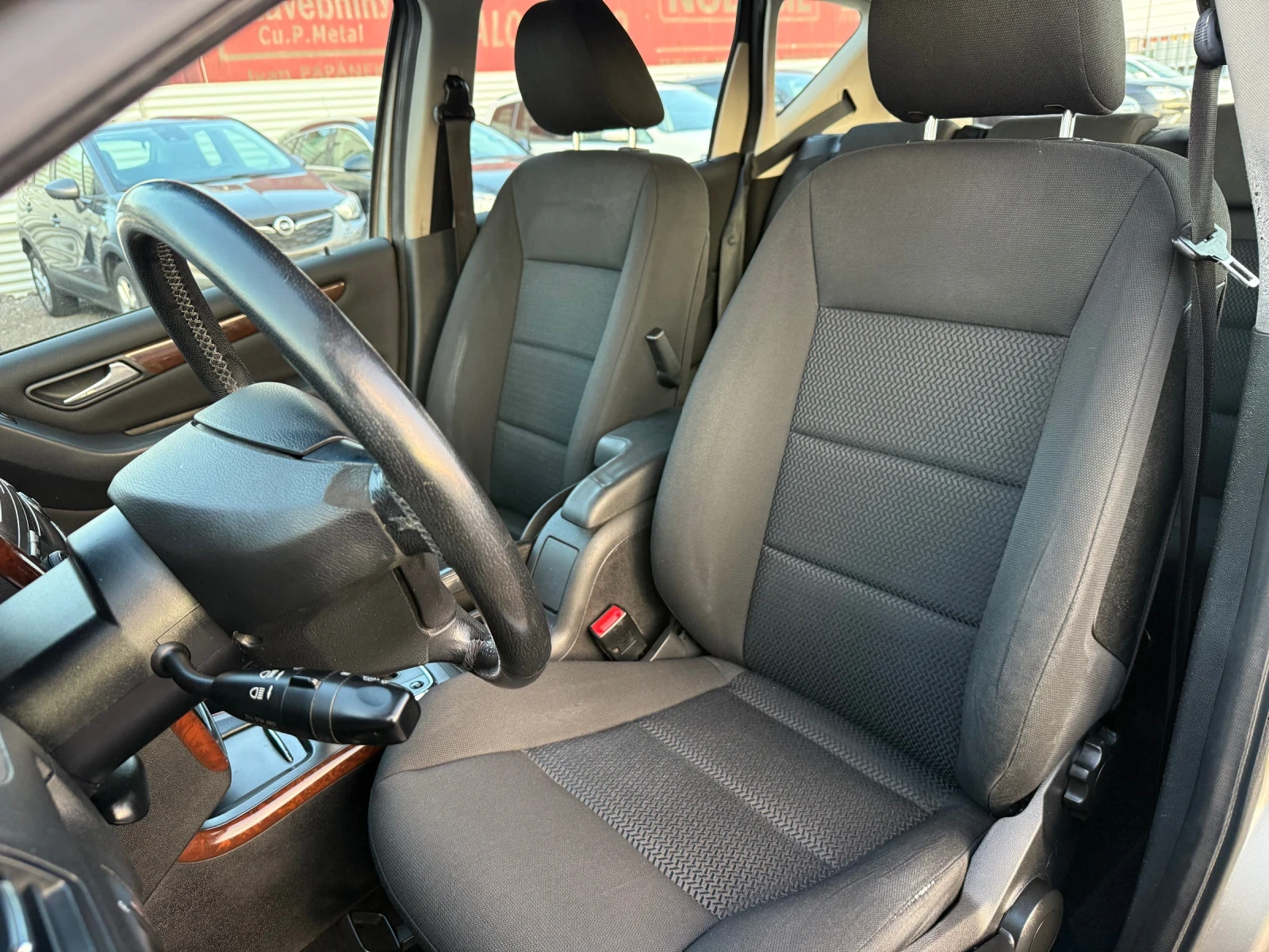 Mercedes-Benz A 180 Avtomat* Elegance, снимка 9 - Автомобили и джипове - 53761775