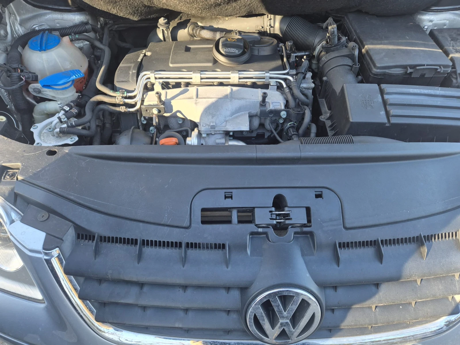 VW Touran, снимка 3 - Автомобили и джипове - 53834942