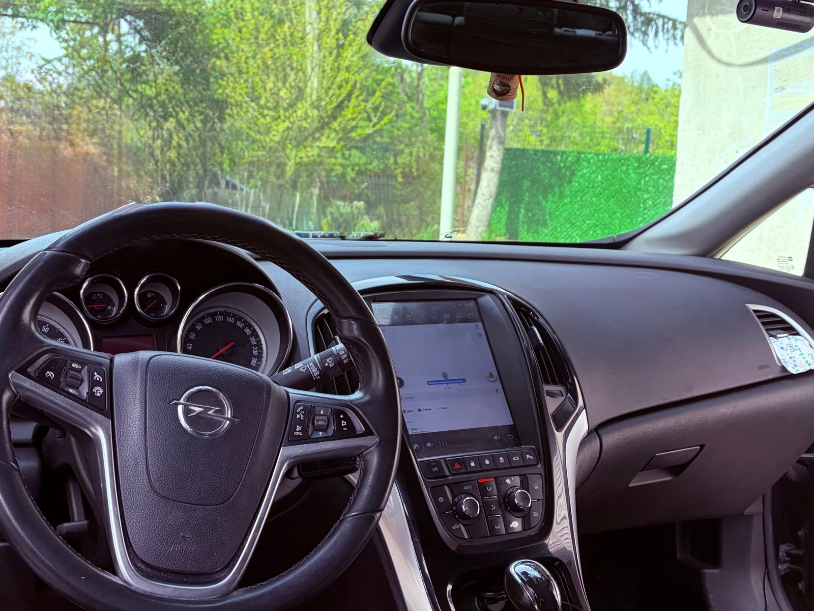 Opel Astra J 1.4 Turbo LPG/бензин, снимка 4 - Автомобили и джипове - 54426857
