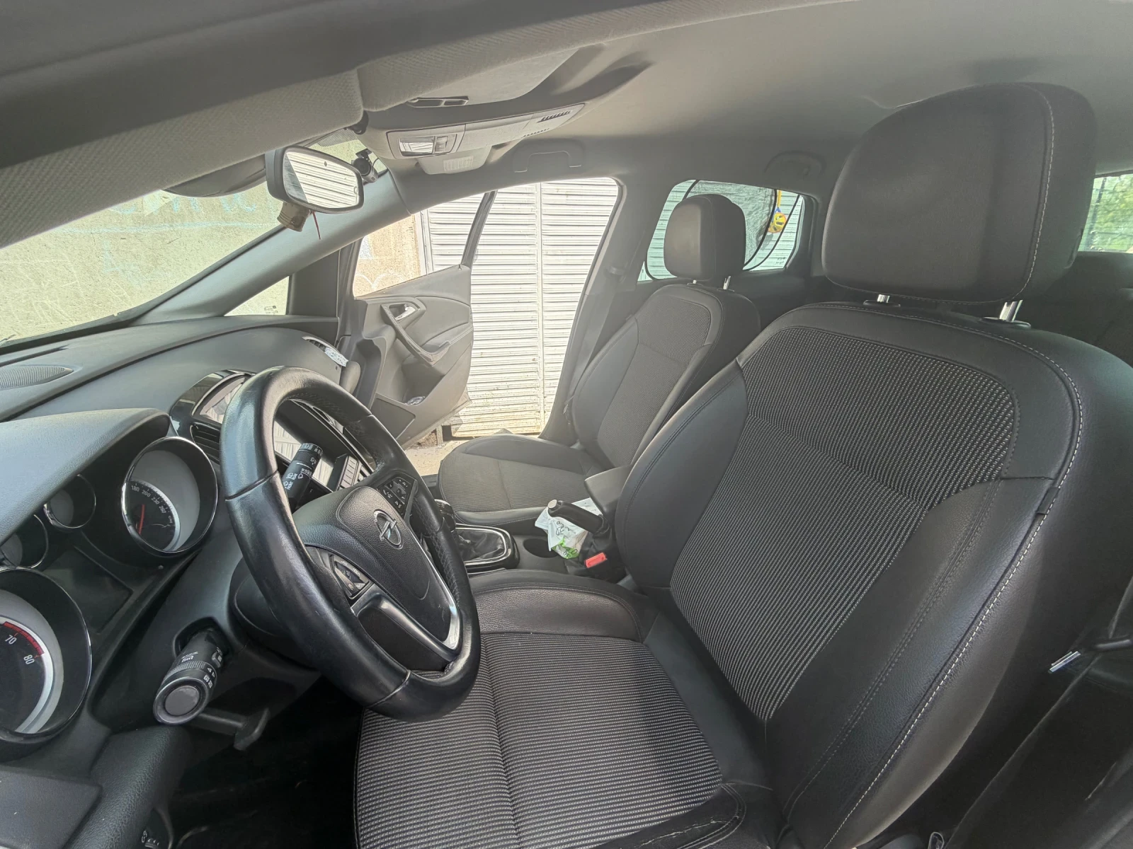 Opel Astra J 1.4 Turbo LPG/бензин, снимка 6 - Автомобили и джипове - 54426857