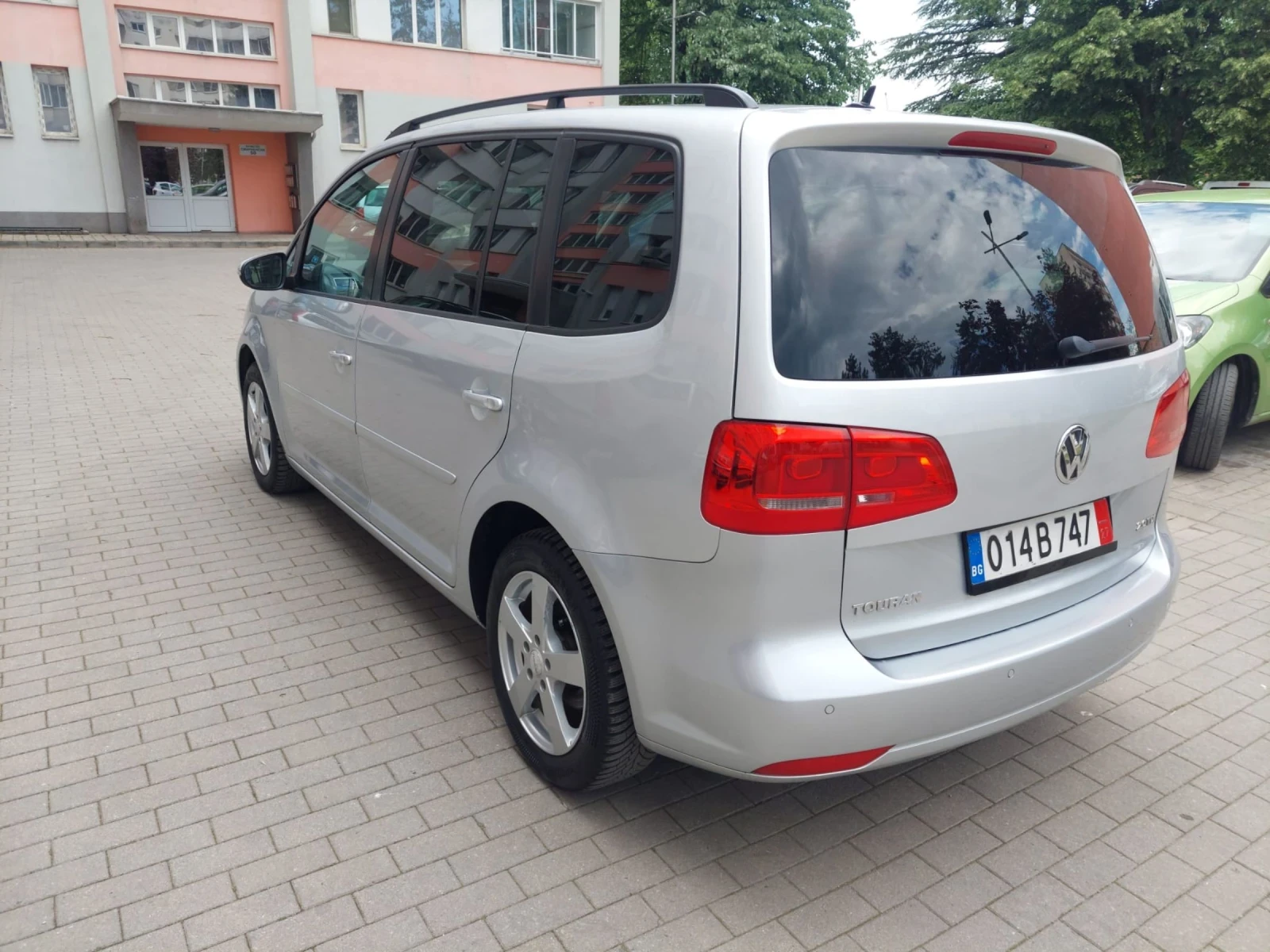 VW Touran 2.0 6скорости 6+ 1 ТОП, снимка 4 - Автомобили и джипове - 54597146