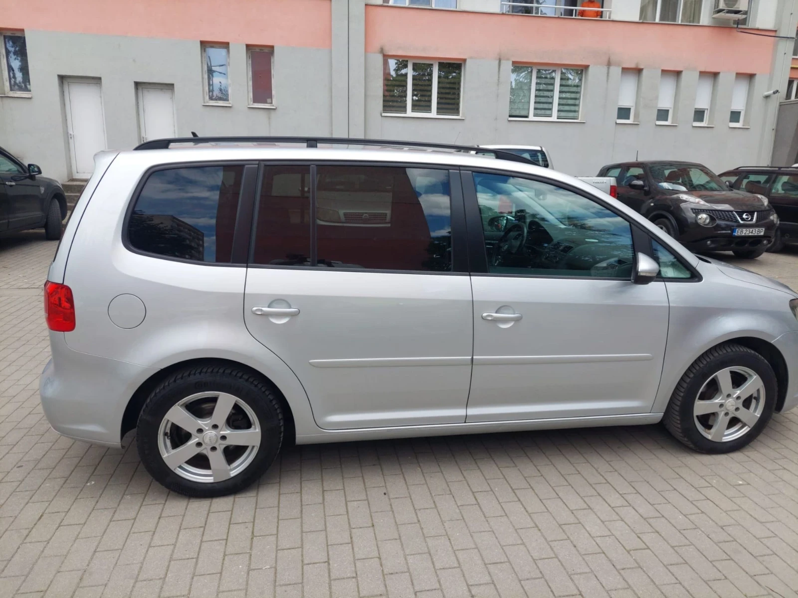 VW Touran 2.0 6скорости 6+ 1 ТОП, снимка 7 - Автомобили и джипове - 54597146