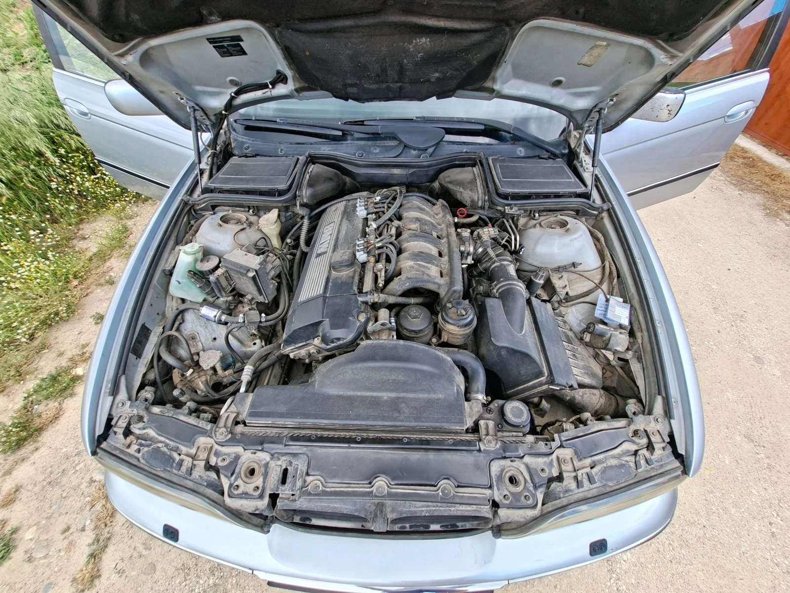 BMW 528 I, снимка 4 - Автомобили и джипове - 54731687