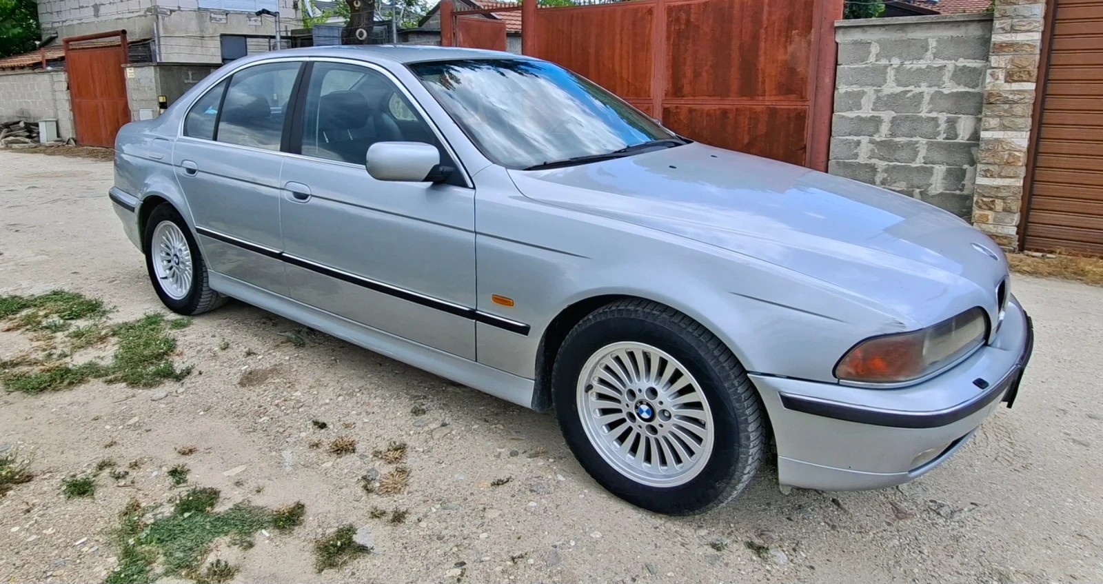 BMW 528 I, снимка 3 - Автомобили и джипове - 54731687
