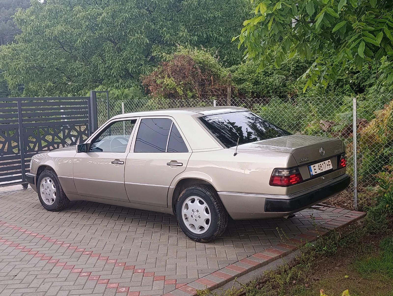 Mercedes-Benz E 300 Turbo Diesel , снимка 3 - Автомобили и джипове - 54957865