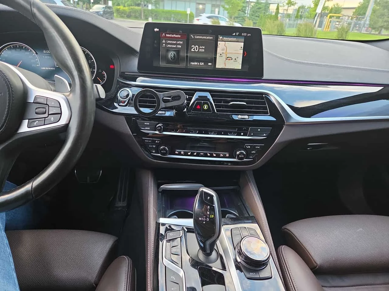 BMW 550 xDrive * ДИСТРОНИК * ОБДУХВАНЕ * 360 * ПАНОРАМА, снимка 9 - Автомобили и джипове - 54992045