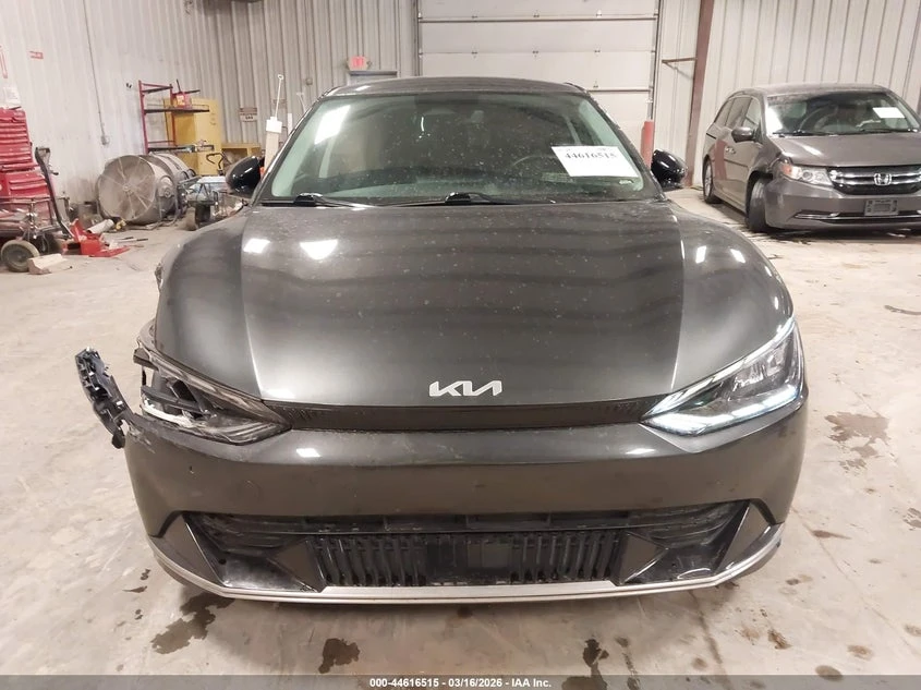 Kia EV6 Wind, снимка 12 - Автомобили и джипове - 55004660