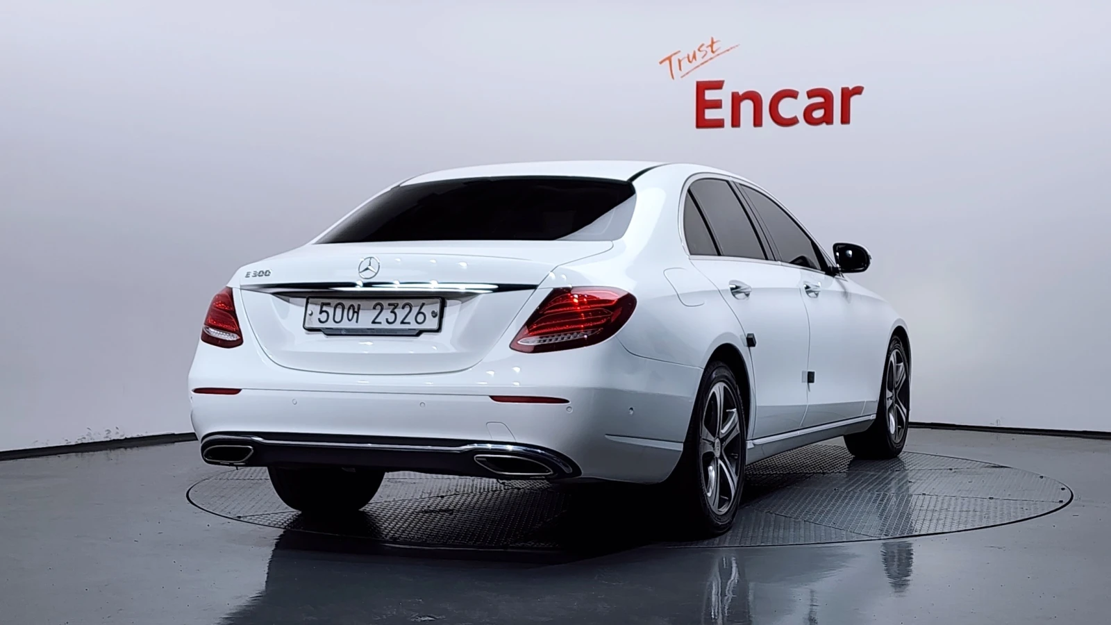Mercedes-Benz E 300 * Avantgarde* Navi* Keyless, снимка 4 - Автомобили и джипове - 55244448