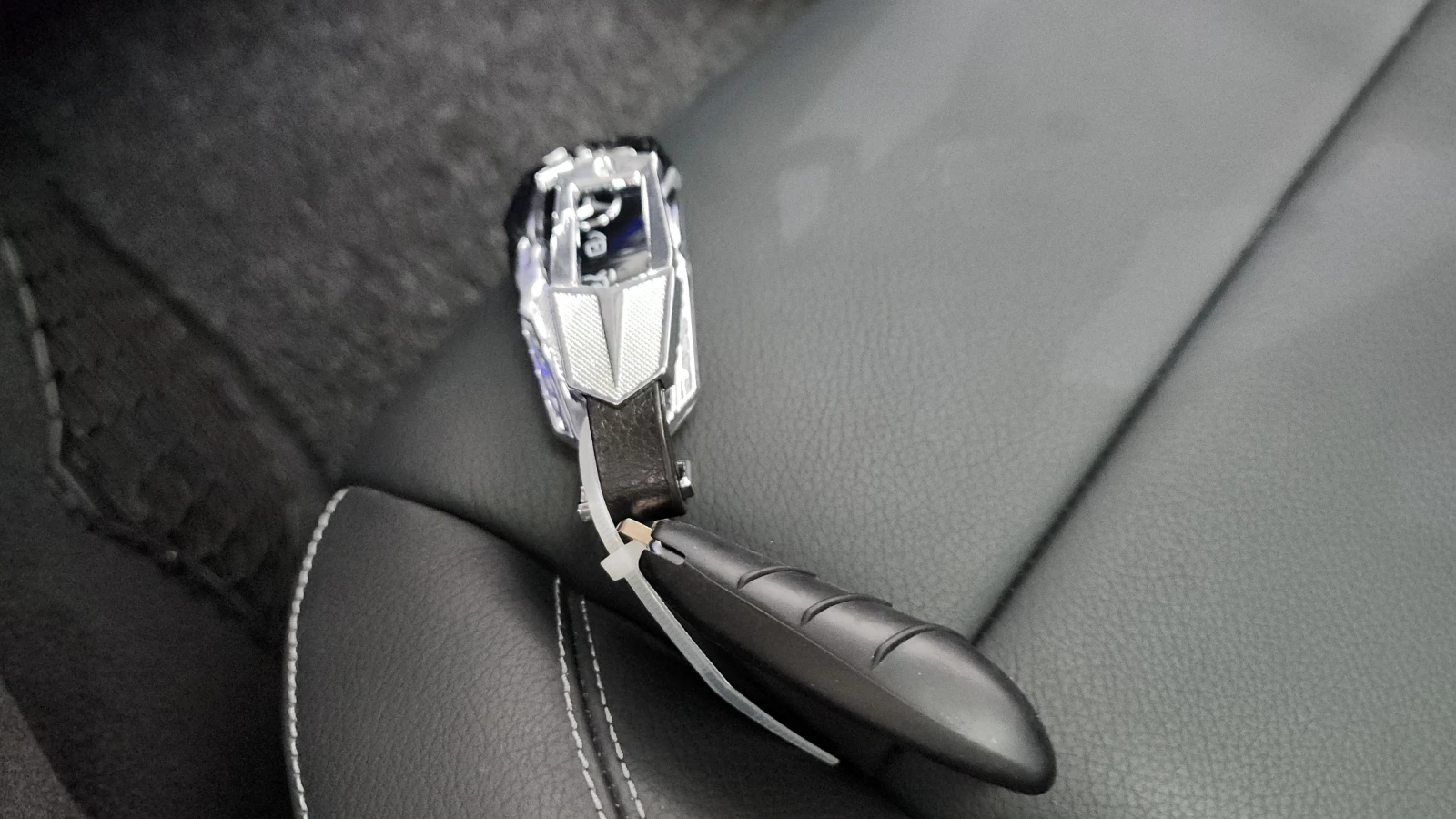 Mercedes-Benz E 300 * Avantgarde* Navi* Keyless, снимка 15 - Автомобили и джипове - 55244448