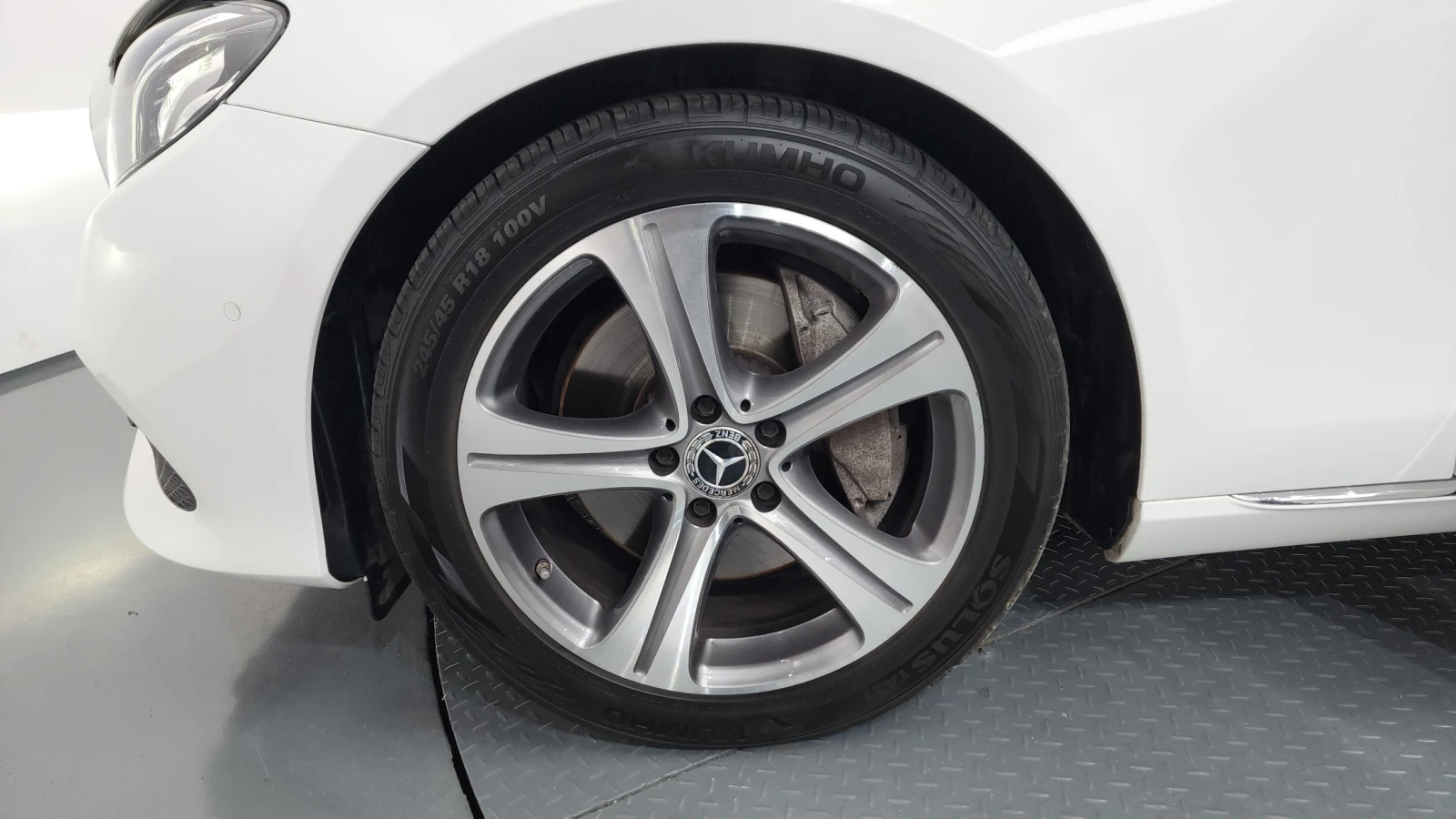 Mercedes-Benz E 300 * Avantgarde* Navi* Keyless, снимка 10 - Автомобили и джипове - 55244448