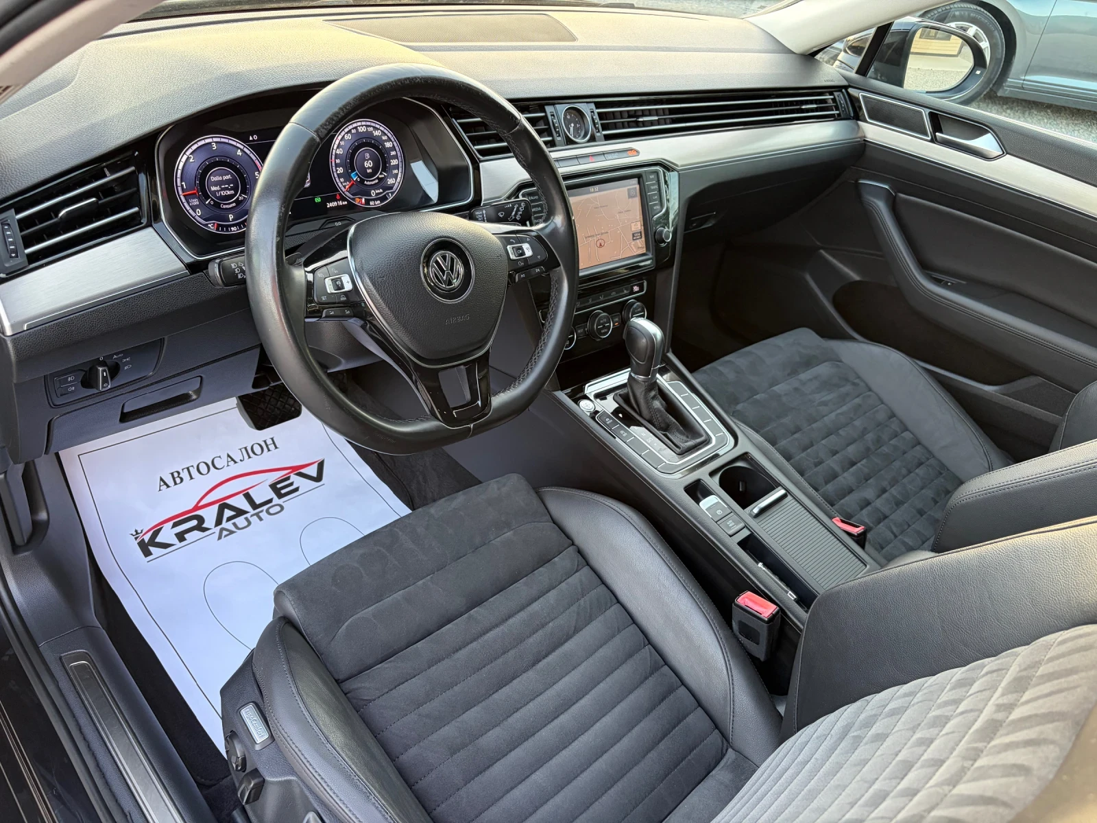 VW Passat 2.0TDI/HIGH LINE/DIGITAL  , снимка 7 - Автомобили и джипове - 55332107