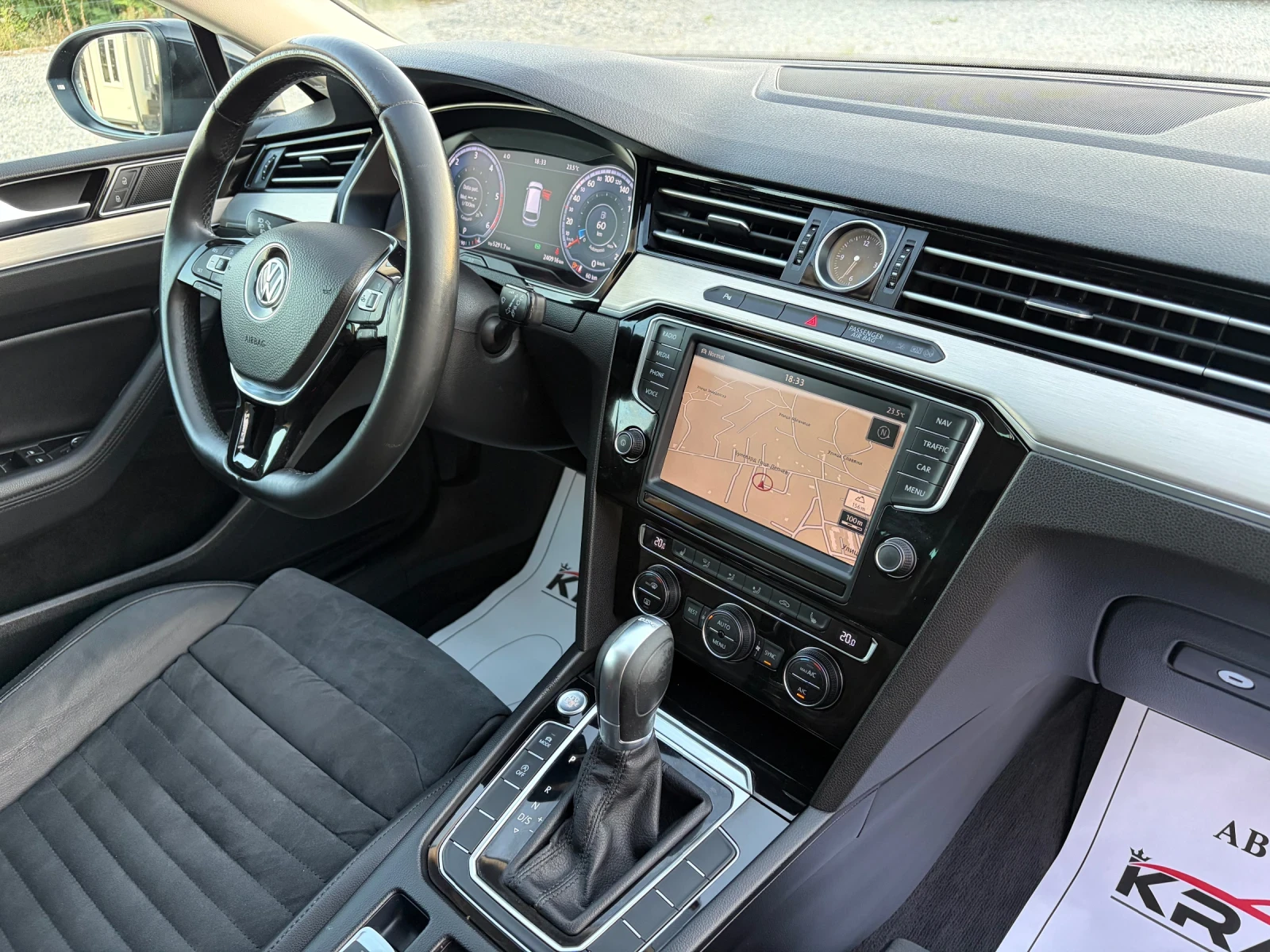 VW Passat 2.0TDI/HIGH LINE/DIGITAL  , снимка 14 - Автомобили и джипове - 55332107