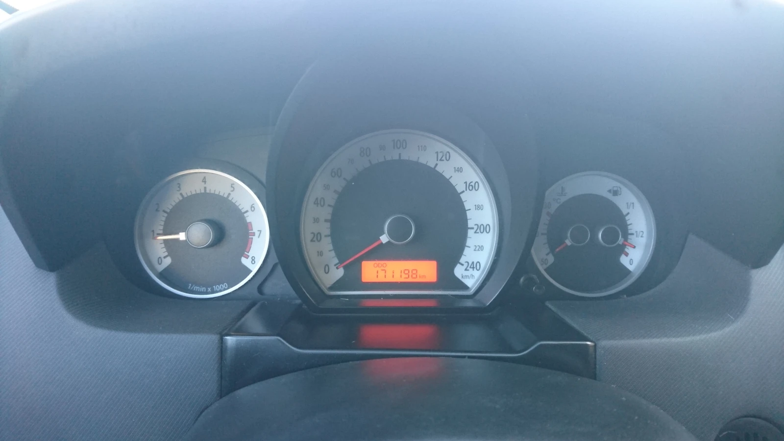 Kia Ceed 1.6i, снимка 10 - Автомобили и джипове - 55647152
