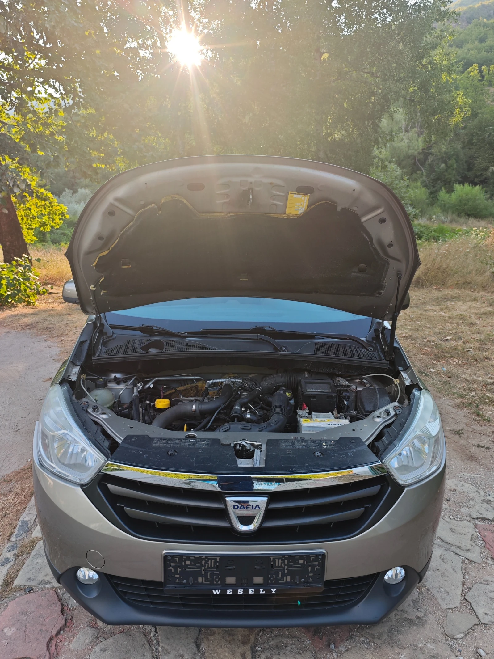 Dacia Lodgy 1.2TCE 115 КС, снимка 15 - Автомобили и джипове - 55898173