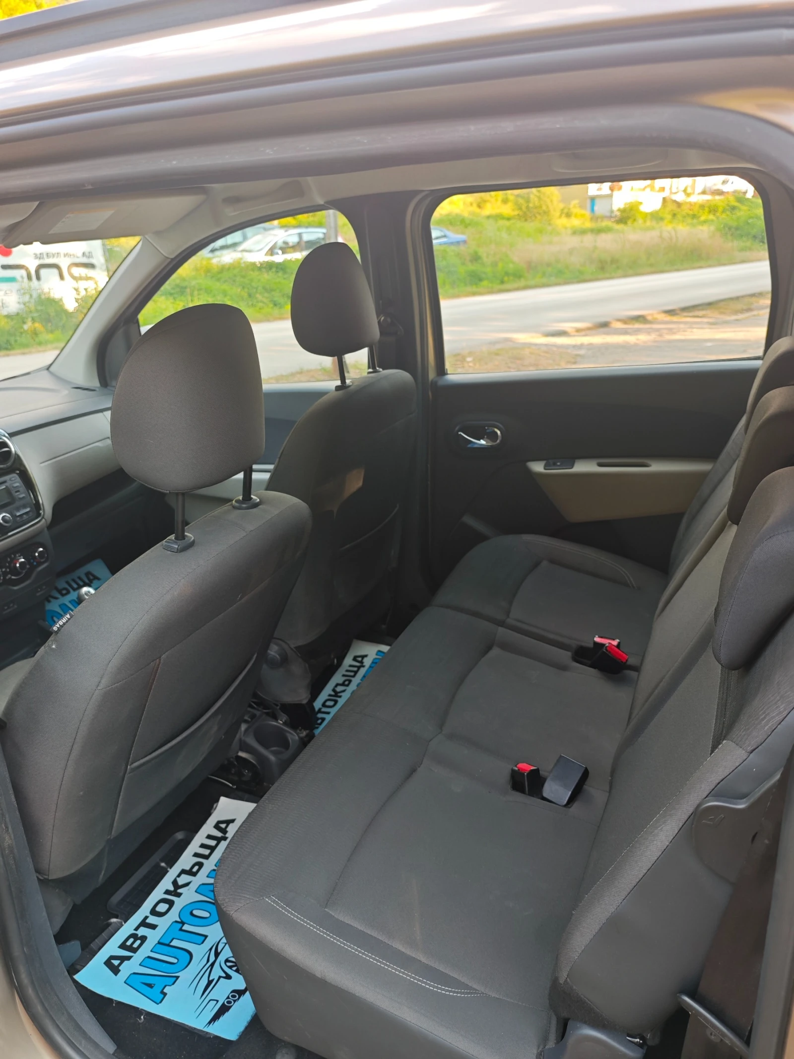 Dacia Lodgy 1.2TCE 115 КС, снимка 12 - Автомобили и джипове - 55898173
