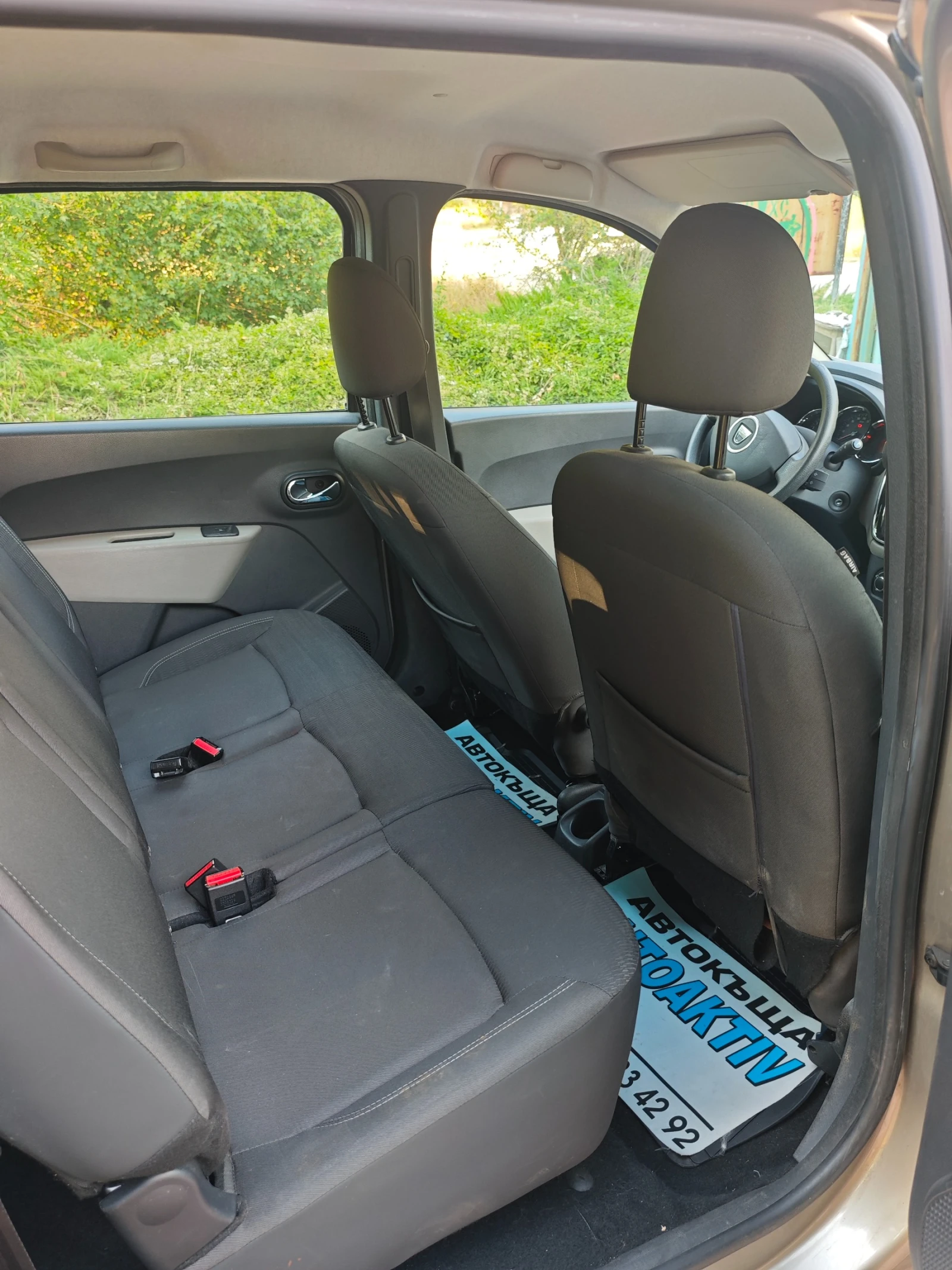 Dacia Lodgy 1.2TCE 115 КС, снимка 8 - Автомобили и джипове - 55898173