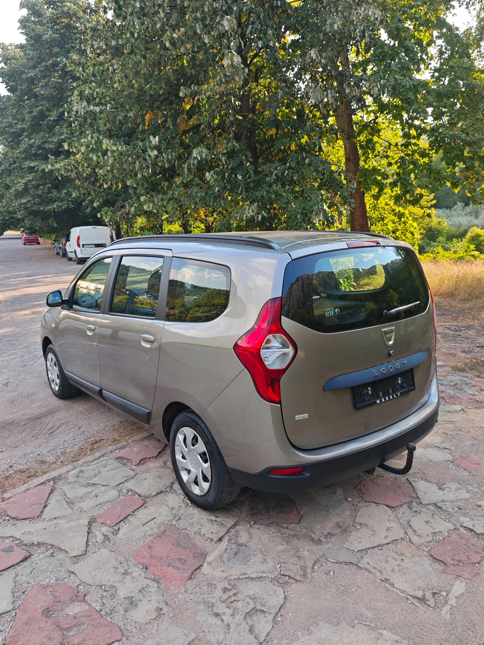 Dacia Lodgy 1.2TCE 115 КС, снимка 4 - Автомобили и джипове - 55898173