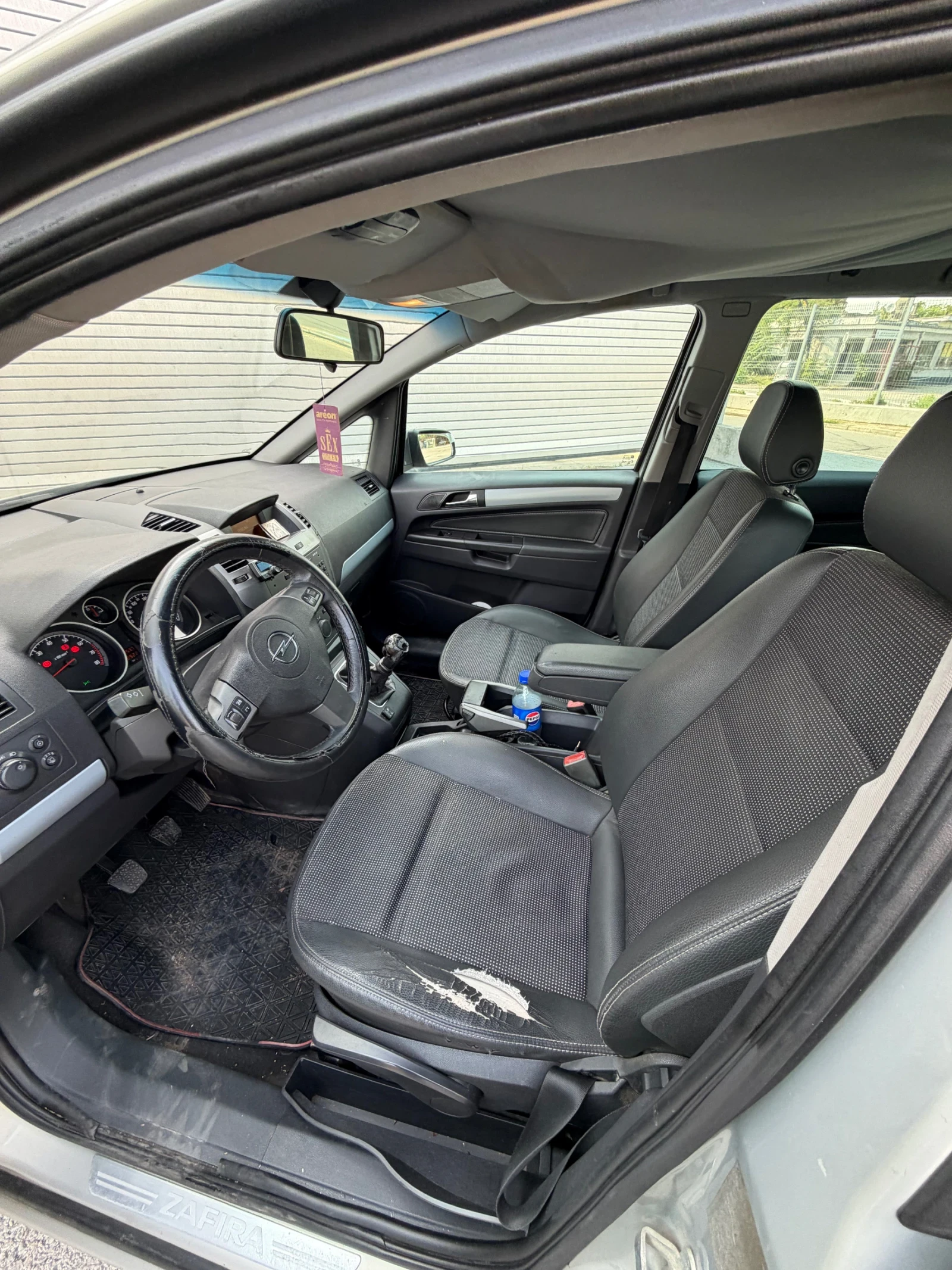 Opel Zafira 1.8 GAZ, снимка 9 - Автомобили и джипове - 56033668
