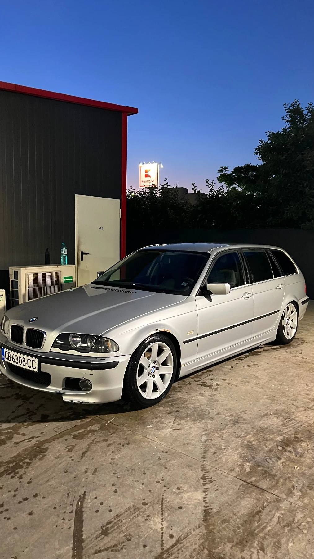 BMW 320, снимка 7 - Автомобили и джипове - 56075904