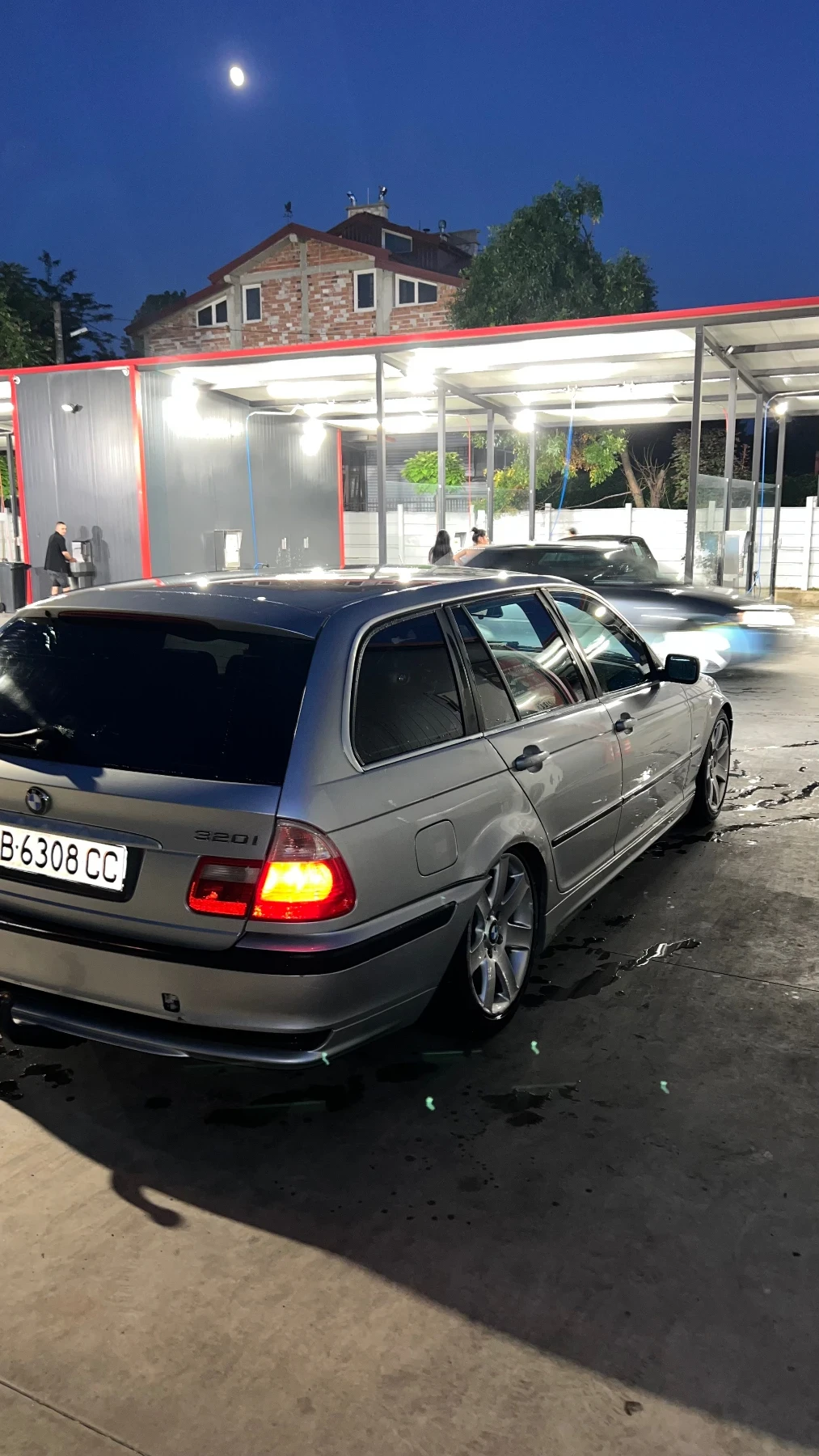 BMW 320, снимка 4 - Автомобили и джипове - 56075904