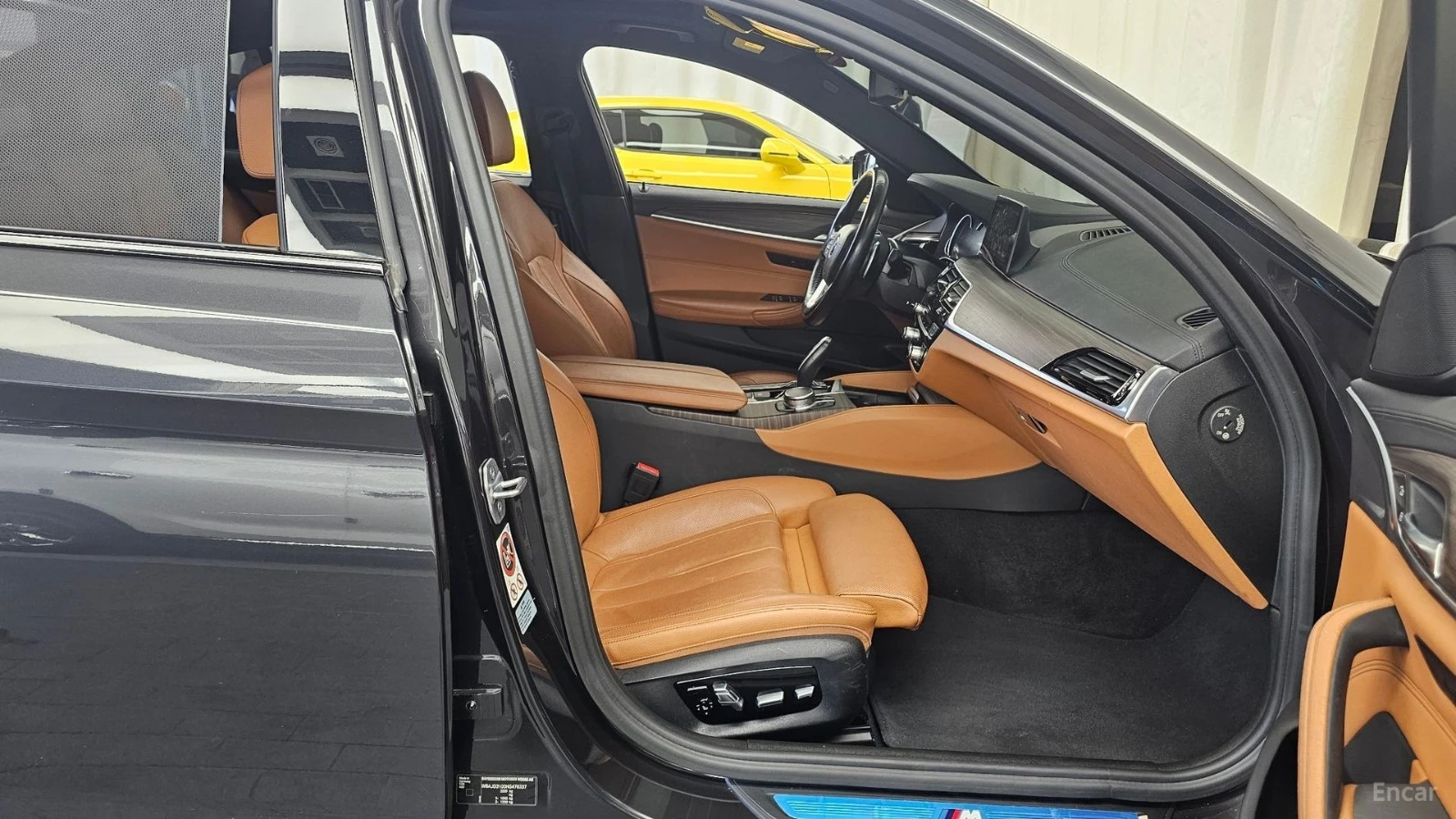 BMW 530 i - M PKG - ОБДУХВАНЕ - ПОДГРЕВИ - HEADUP, снимка 12 - Автомобили и джипове - 56311601
