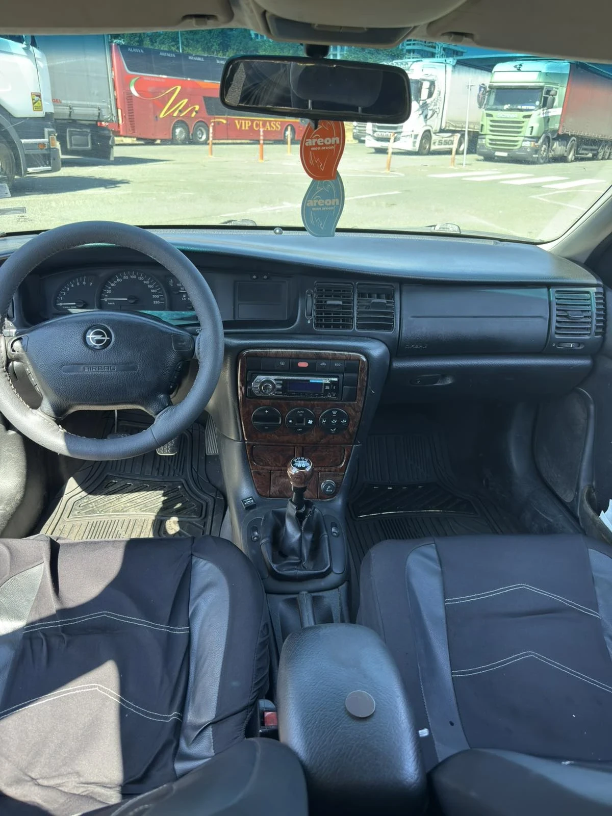 Opel Vectra 1.6, снимка 5 - Автомобили и джипове - 56536554