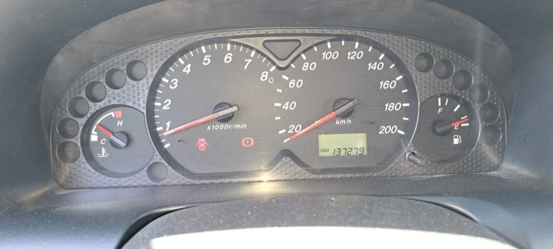 Mazda Tribute 2.0i ...123ks, снимка 14 - Автомобили и джипове - 46961676