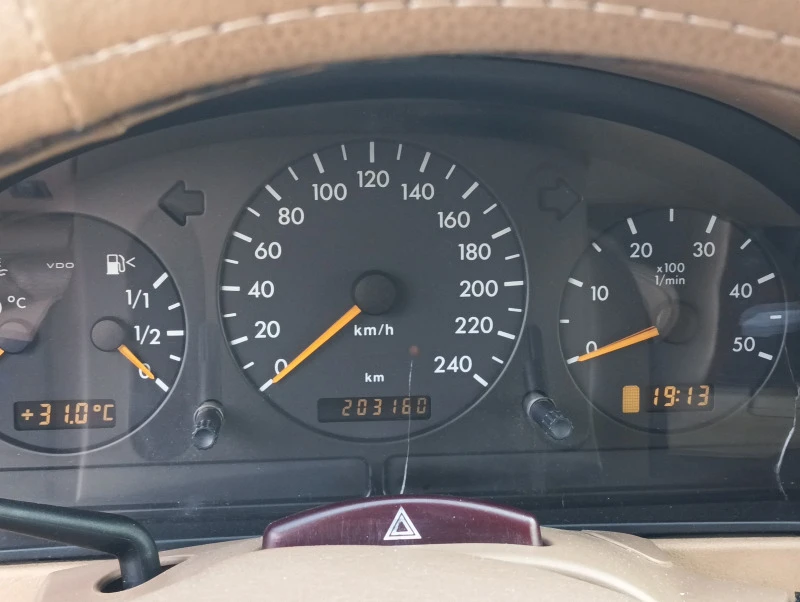 Mercedes-Benz ML 270, снимка 7 - Автомобили и джипове - 47381980