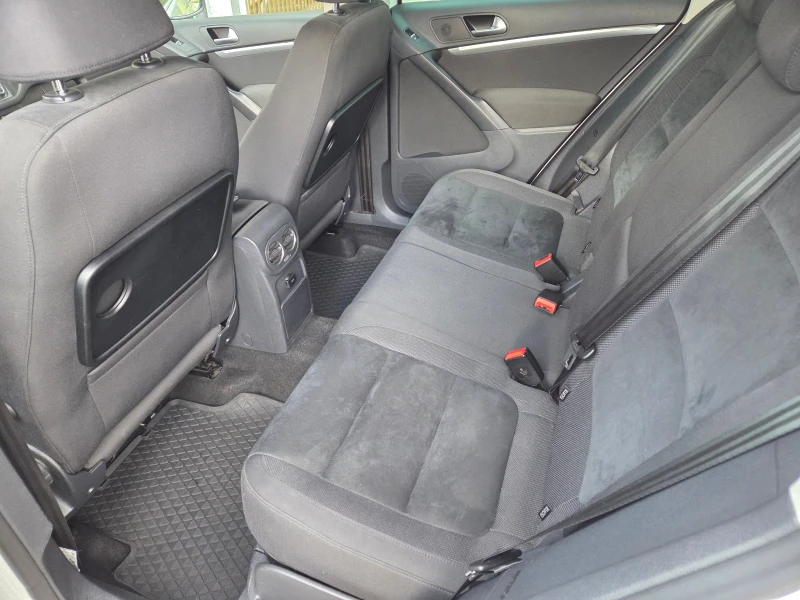 VW Tiguan 4x4 нов ангр.комплект Continental, снимка 15 - Автомобили и джипове - 50155005