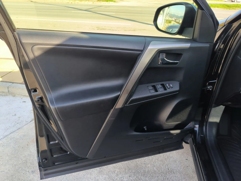 Toyota Rav4 2.0d-4x4-Navi-Kamera-Euro-5B, снимка 12 - Автомобили и джипове - 52703816