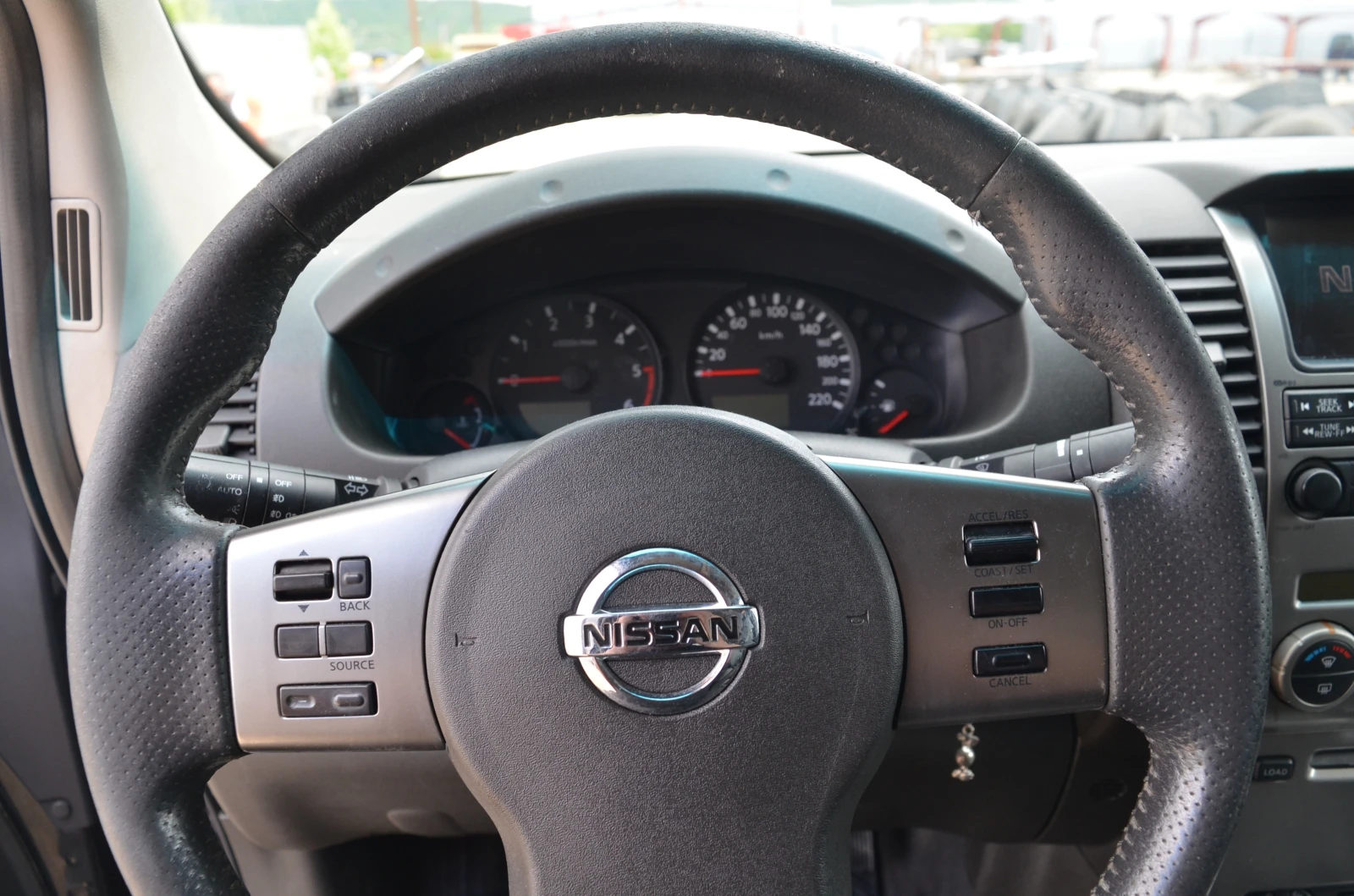 Nissan Navara 2.5 - изображение 5